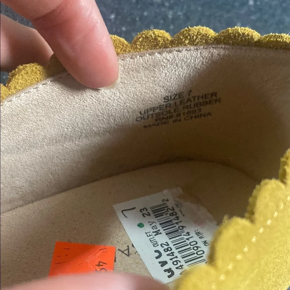 Isaac Mizrahi Women's Yellow Espadrille Flats
